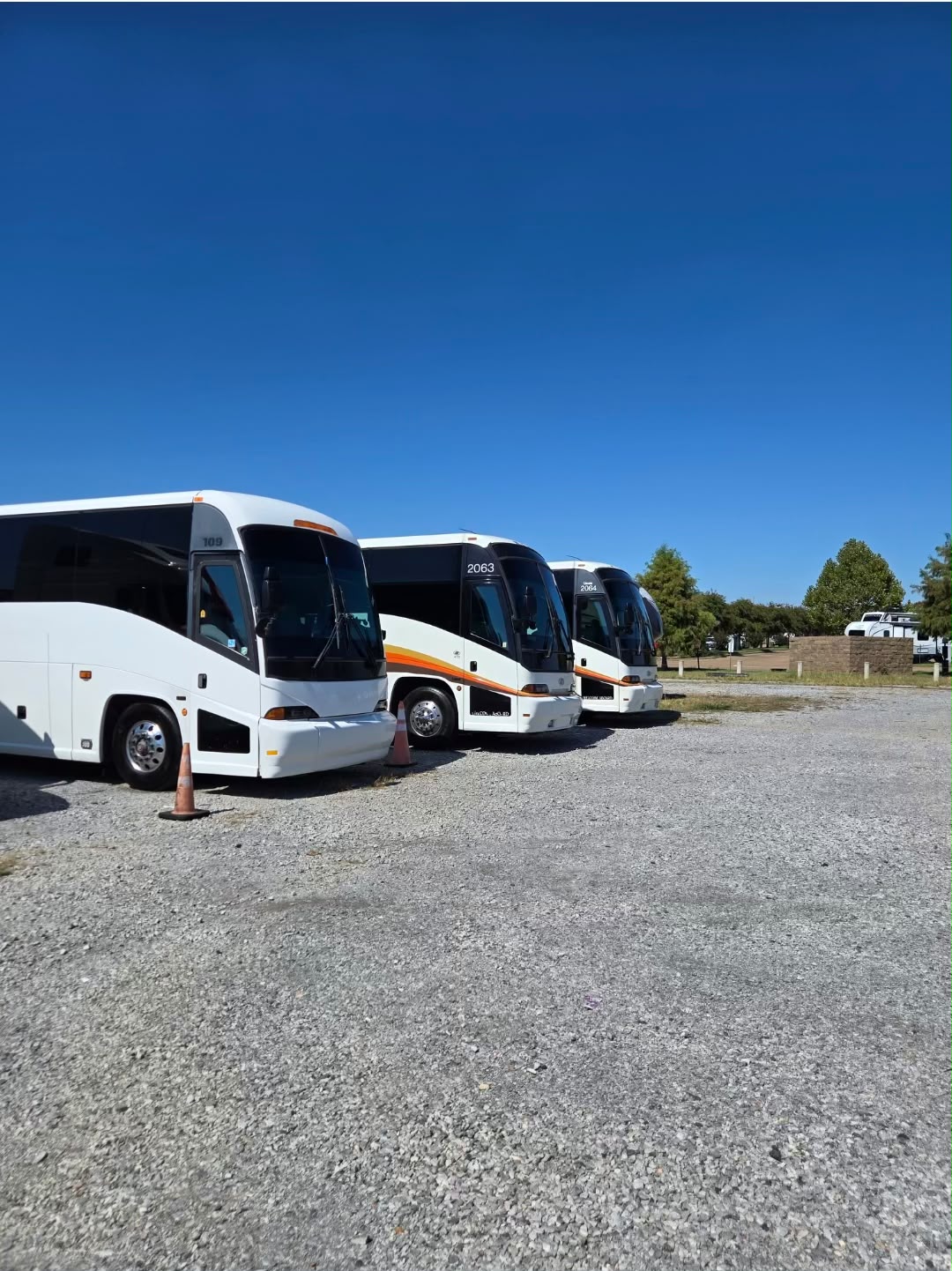 2008 MCI E4500 and J4500 photo 5